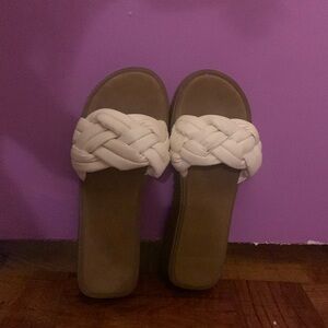 Super cute summer sandals